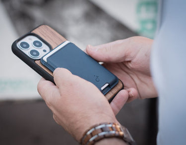 Étui portefeuille en noyer pour iPhone 11